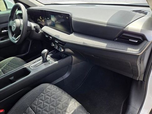 Used 2025 Nissan Kicks SV FWD image 20