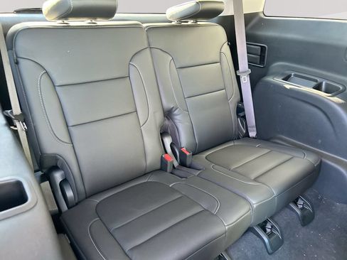 Used 2023 GMC Acadia SLT w/ Preferred Package AWD/4WD image 29