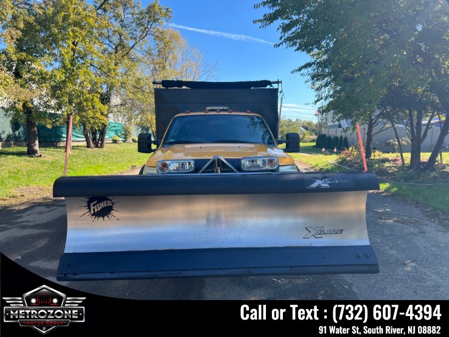 Used 2011 Ford F550 4x4 Regular Cab Super Duty w/ Payload Upgrade Pkg image 3