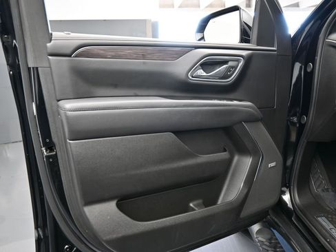 Used 2023 Chevrolet Tahoe Z71 w/ Luxury Package image 16