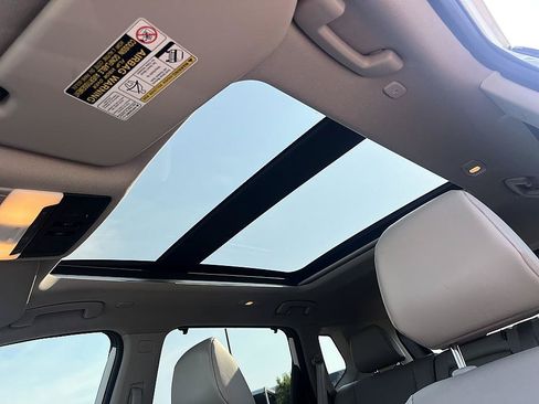 Certified 2023 Nissan Rogue SV w/ SV Premium B Package FWD image 19