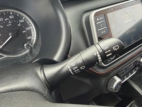 Certified 2020 Nissan Kicks SR w/ SR Premium Package FWD image 25