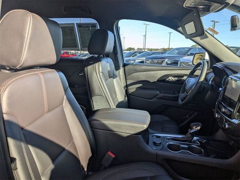 Certified 2023 Chevrolet Traverse RS image 12