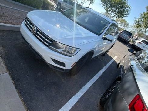 Used 2019 Volkswagen Tiguan S w/ Driver Assistance Package AWD/4WD image 2