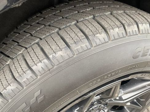 Used 2020 Cadillac XT5 Premium Luxury w/ LPO, Floor Liner Package AWD/4WD image 26