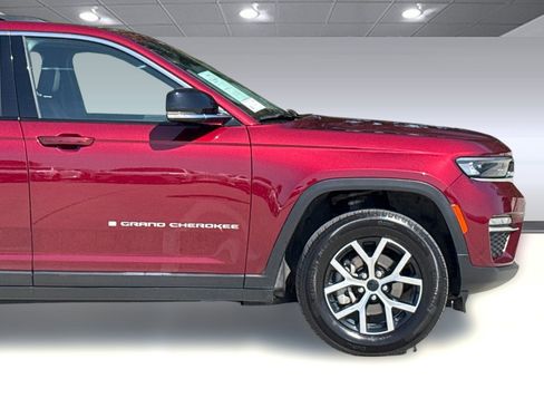 Used 2024 Jeep Grand Cherokee Limited AWD/4WD image 35