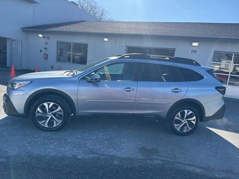 Used 2022 Subaru Outback Limited AWD/4WD image 6