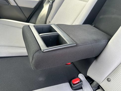 Used 2017 Toyota RAV4 XLE AWD/4WD image 27