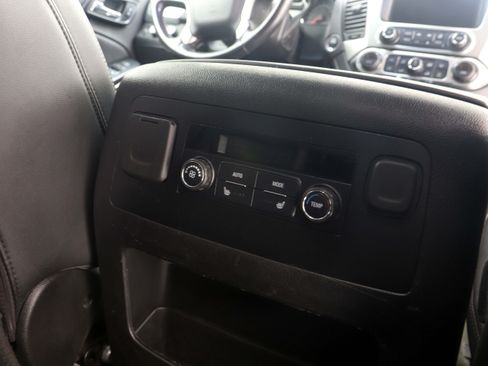 Used 2018 Chevrolet Suburban 3500 LT AWD/4WD image 17