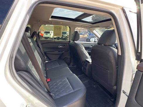Used 2023 Nissan Rogue Platinum AWD/4WD image 16