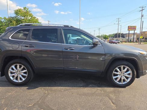 Used 2015 Jeep Cherokee Limited AWD/4WD image 5