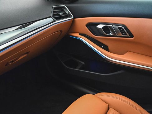 Used 2022 BMW 330i xDrive 330i xDrive w/ M Sport Package image 15