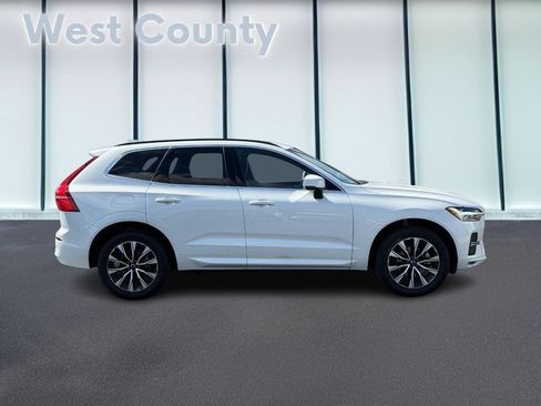 Used 2023 Volvo XC60 B5 Core w/ Climate Package AWD/4WD image 2