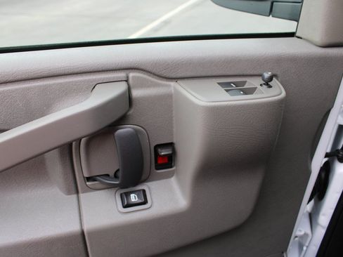 Used 2024 Chevrolet Express 2500 w/ Driver Convenience Package RWD image 29