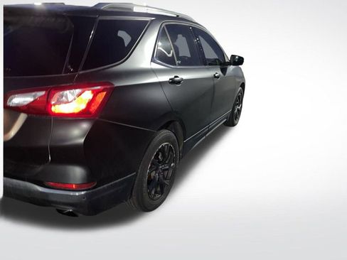 Used 2019 Chevrolet Equinox LT image 2