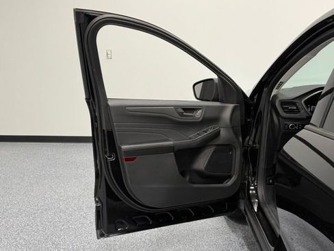 Used 2023 Ford Escape Active FWD image 9