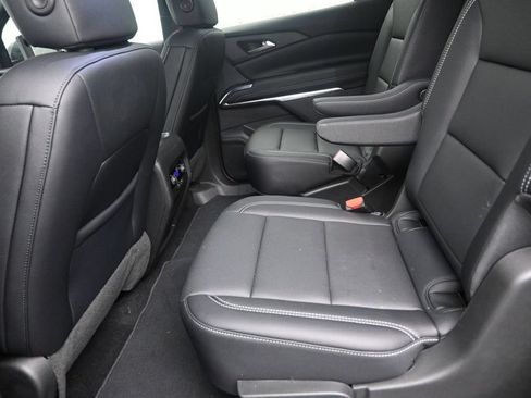 Used 2026 Chevrolet Traverse LT FWD image 14
