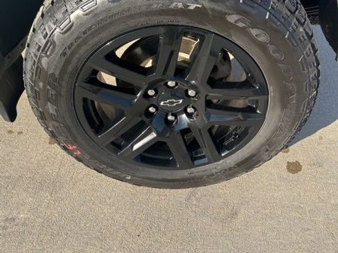 Used 2023 Chevrolet Colorado W/T w/ WT Convenience Package II image 10