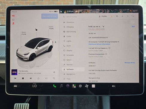 Used 2023 Tesla Model Y Performance AWD/4WD image 2