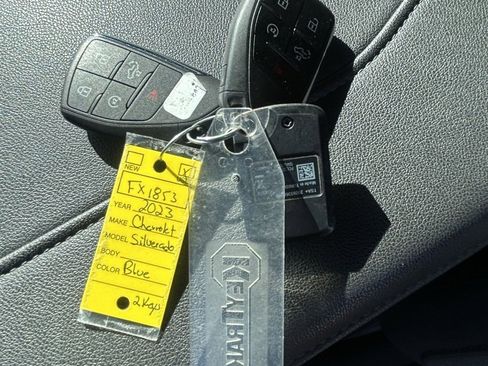 Used 2023 Chevrolet Silverado 1500 LT Trail Boss w/ LPO, Dark Essentials Package image 19