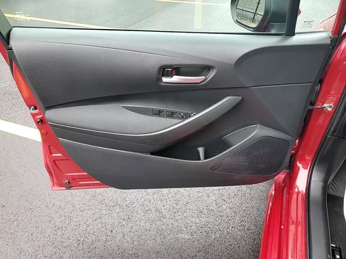 Used 2020 Toyota Corolla LE image 12