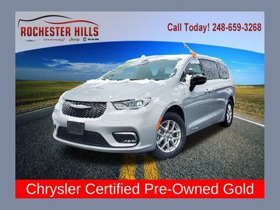 Used 2024 Chrysler Pacifica Touring-L