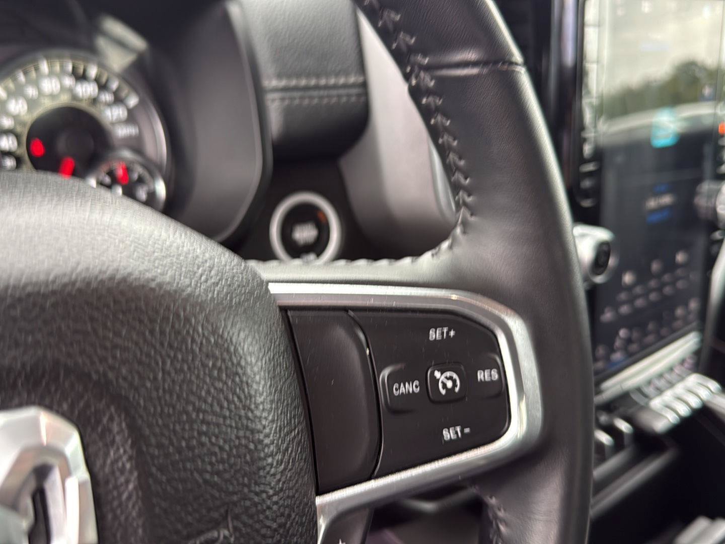 Used 2023 RAM 1500 Laramie AWD/4WD image 12