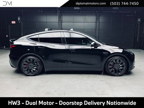 Used 2023 Tesla Model Y Performance AWD/4WD image 8