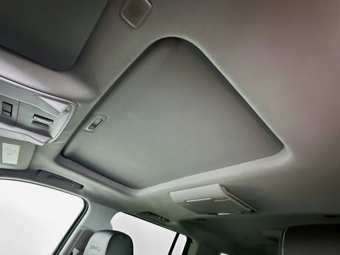 Used 2018 GMC Yukon XL Denali w/ Denali Ultimate Package image 26