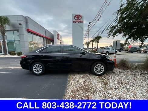 Used 2017 Toyota Camry LE FWD image 2