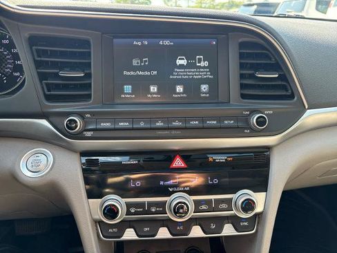 Used 2020 Hyundai Elantra Value Edition FWD image 21