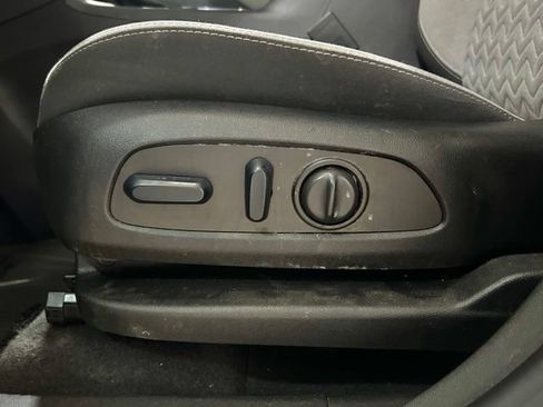 Used 2024 Chevrolet Equinox LS w/ LS Convenience Package FWD image 19