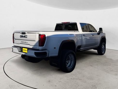 Used 2024 GMC Sierra 3500 Denali Ultimate AWD/4WD image 5