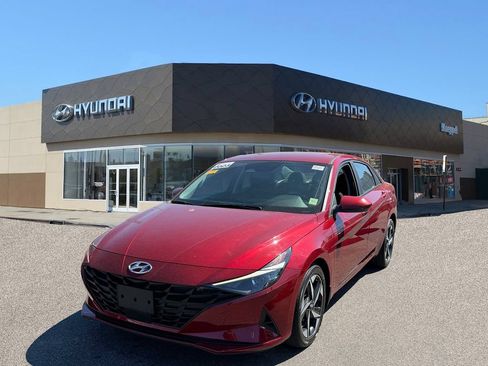 Certified 2023 Hyundai Elantra SEL w/ Convenience Package FWD image 4
