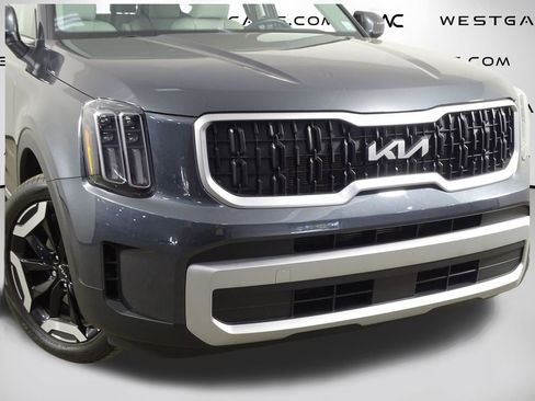 Used 2024 Kia Telluride EX w/ EX Captain's Chair Package image 48