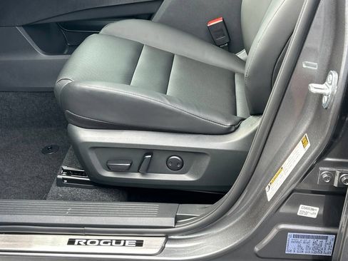 New 2026 Nissan Rogue Dark Armor FWD image 17