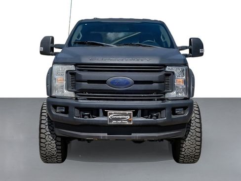 Used 2017 Ford F250 XLT w/ XLT Value Package image 3