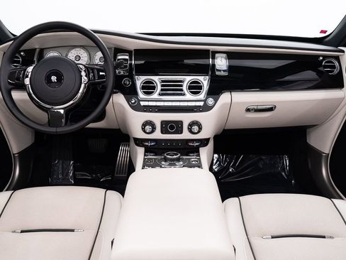 Certified 2018 Rolls-Royce Dawn RWD image 32