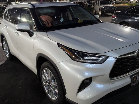Certified 2020 Toyota Highlander Limited image 4