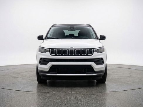 Used 2025 Jeep Compass Limited image 2