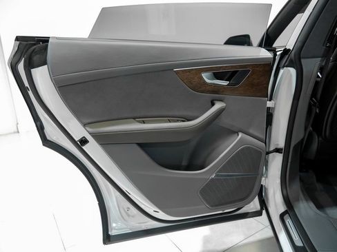 Used 2024 Audi Q8 Prestige image 39