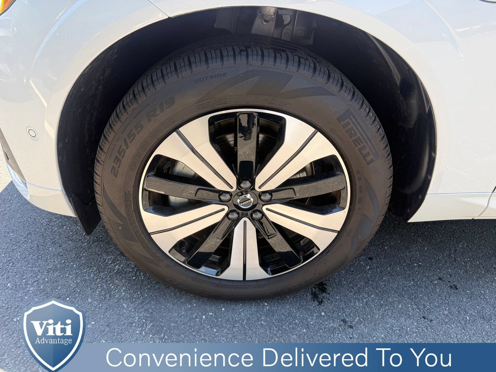 Certified 2025 Volvo XC60 T8 Plus w/ Climate Package AWD/4WD image 12