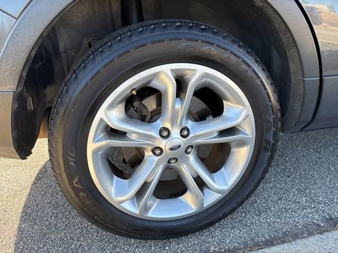 Used 2015 Ford Explorer Limited image 9