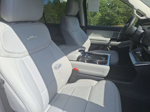 New 2025 Ford Expedition Platinum w/ Driver's Package image 33