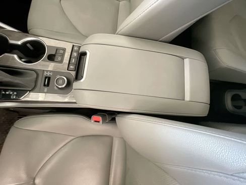 Used 2021 Toyota Highlander Platinum AWD/4WD image 21