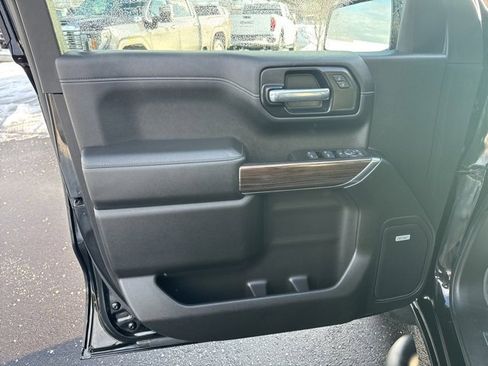 Used 2021 Chevrolet Silverado 1500 LT Trail Boss w/ Convenience Package II image 17