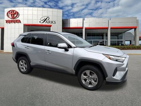 Used 2025 Toyota RAV4 XLE AWD/4WD image 1