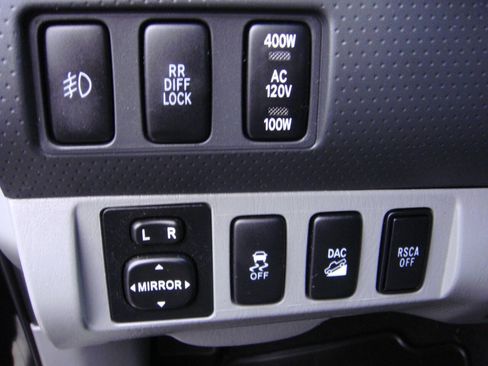 Used 2012 Toyota Tacoma 4x4 Double Cab image 10