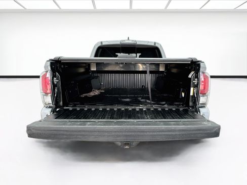Used 2017 Toyota Tacoma TRD Pro AWD/4WD image 16