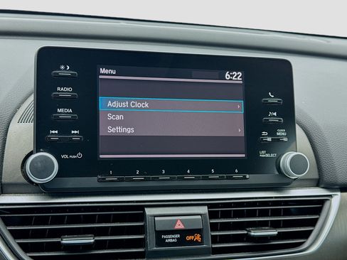 Used 2019 Honda Accord LX image 9